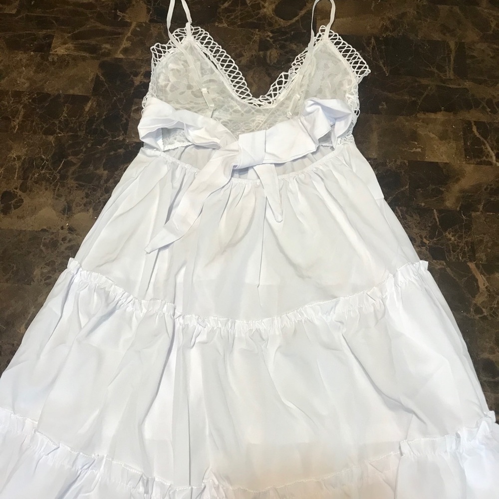 🎉3XHP🎉LAST ONE! White Lace Low Cut Party Dress! - Picture 6 of 8